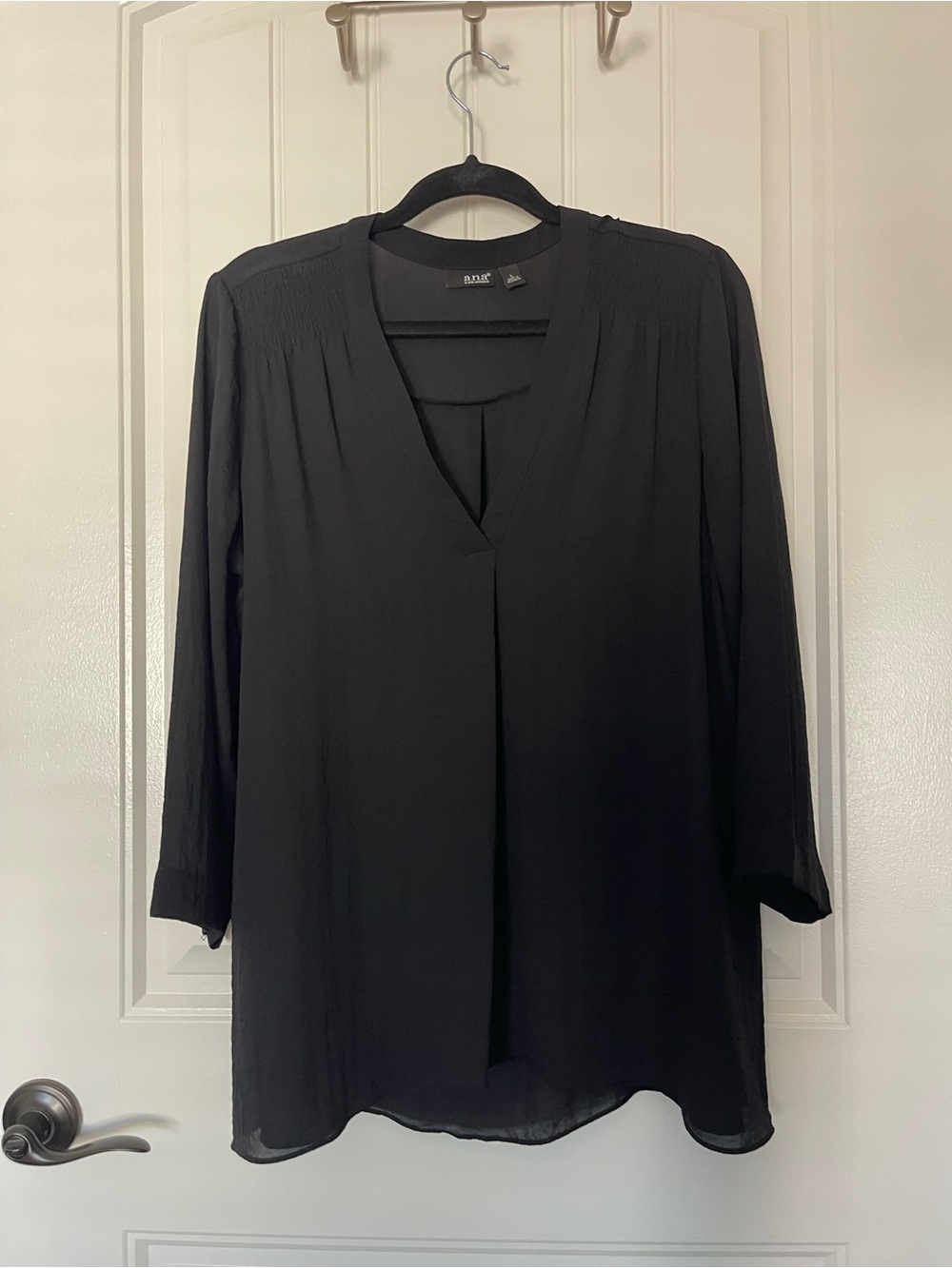 A.N.A Black V-Neck 3/4 Sleeve Tunic Blouse large